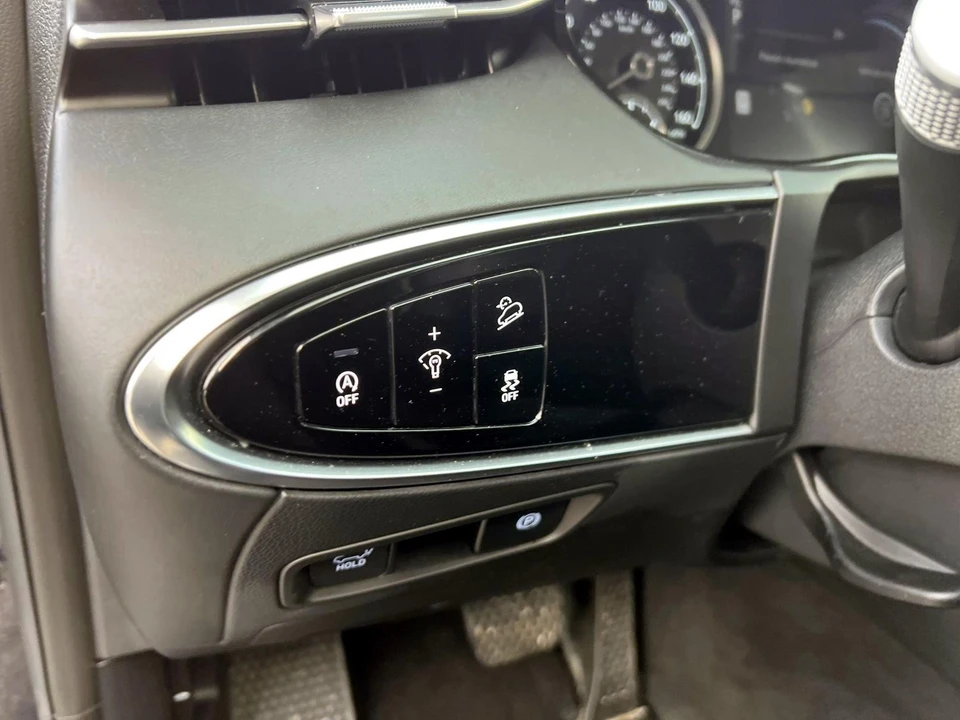 2025 Genesis GV70 - Image 18 of 21