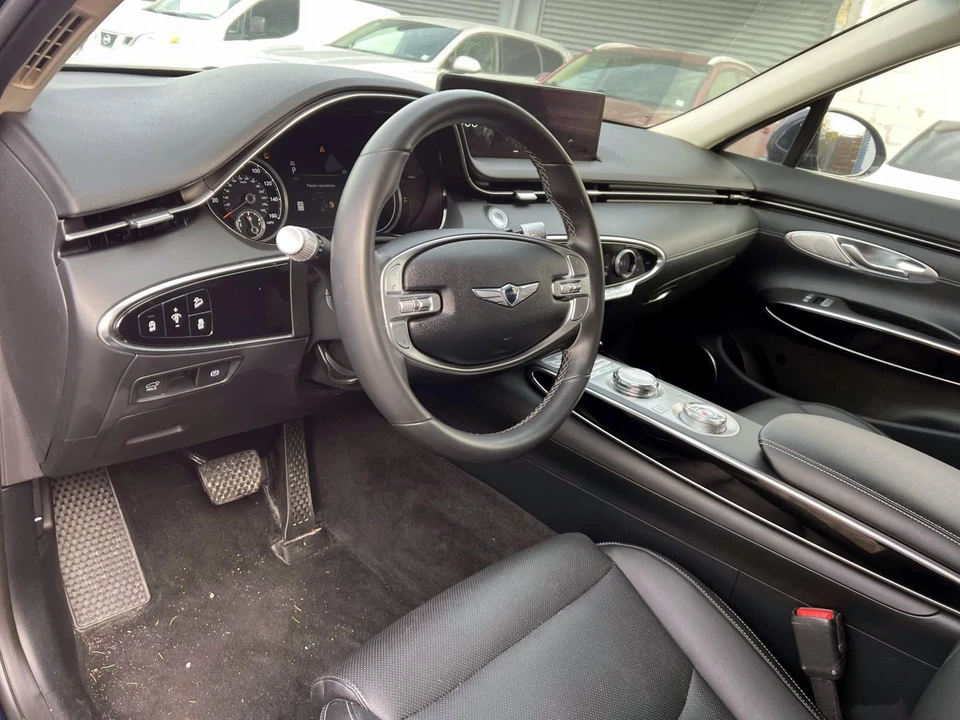 2025 Genesis GV70 - Image 8 of 21