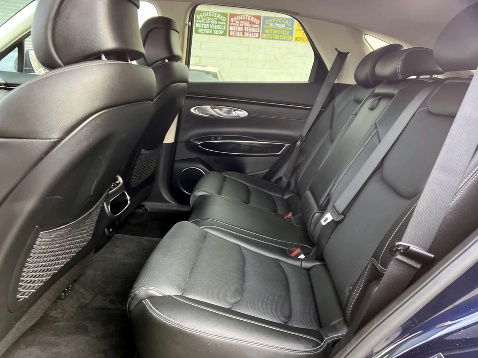 2025 Genesis GV70 - Image 13 of 21