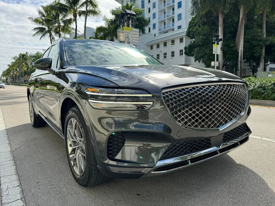 2025 Genesis GV70 - Image 8 of 12