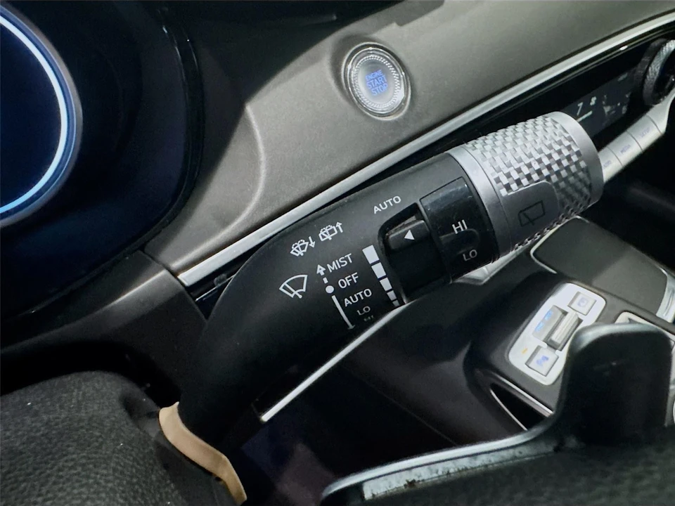 2025 Genesis GV70 - Image 6 of 21