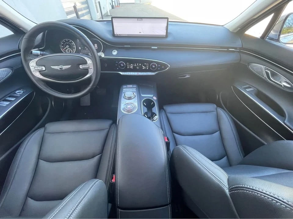 2025 Genesis GV70 - Image 8 of 9