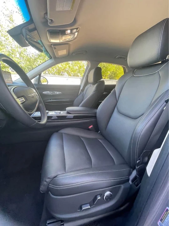 2025 Genesis GV70 - Image 9 of 9