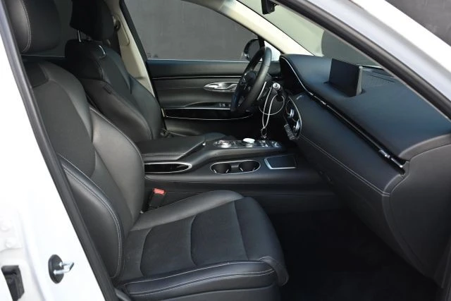 2025 Genesis GV70 - Image 19 of 21