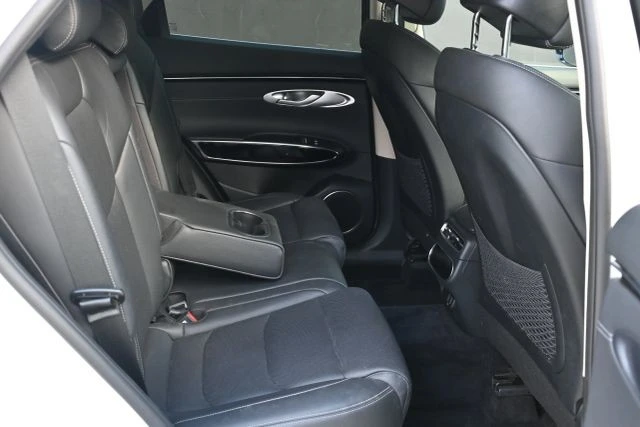 2025 Genesis GV70 - Image 20 of 21