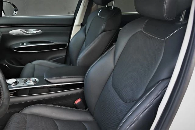 2025 Genesis GV70 - Image 17 of 21
