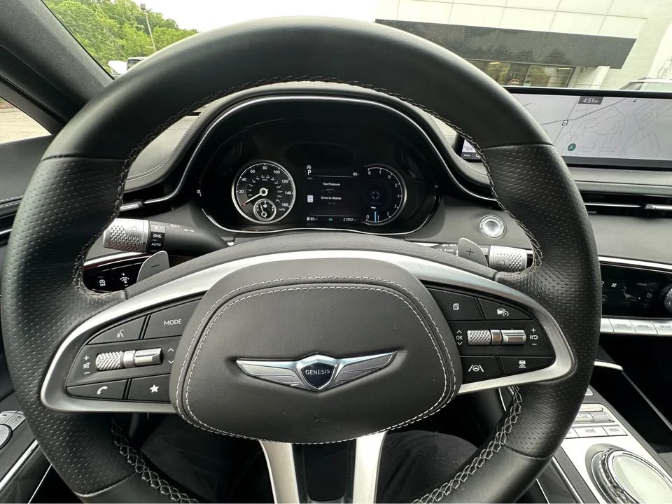 2025 Genesis GV70 - Image 17 of 17