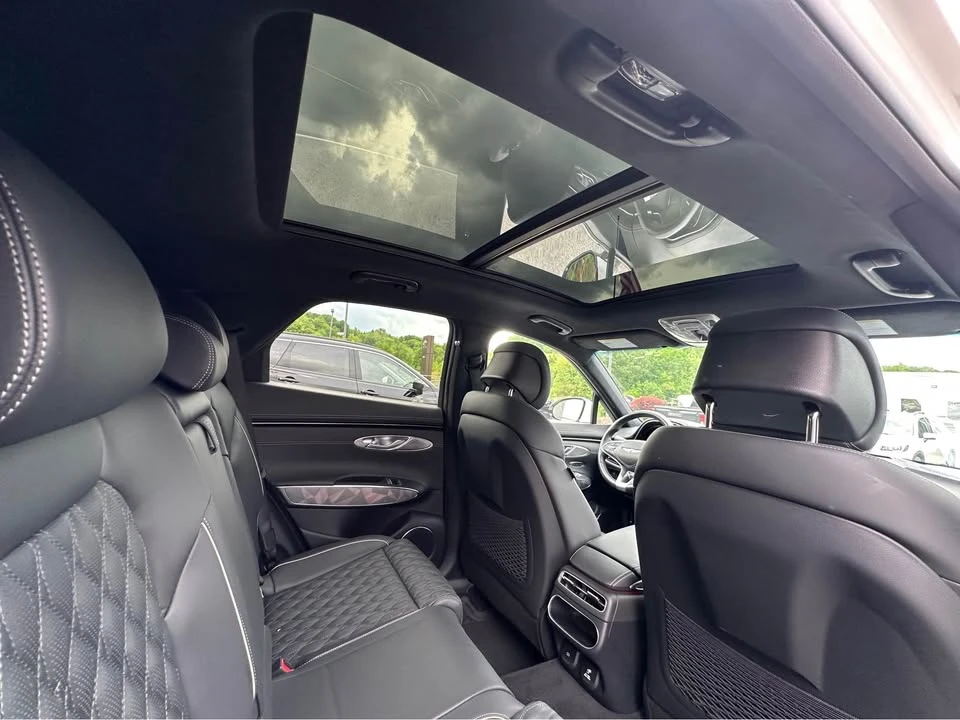 2025 Genesis GV70 - Image 11 of 17