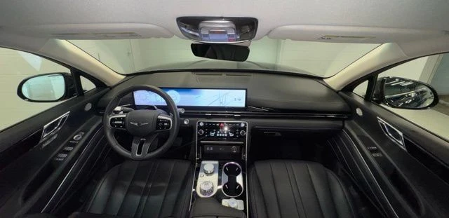 2025 Genesis GV80 - Image 16 of 21