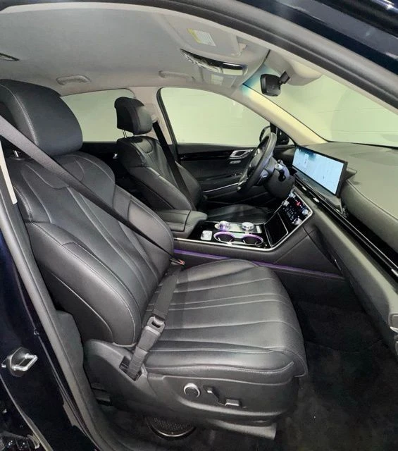 2025 Genesis GV80 - Image 15 of 21