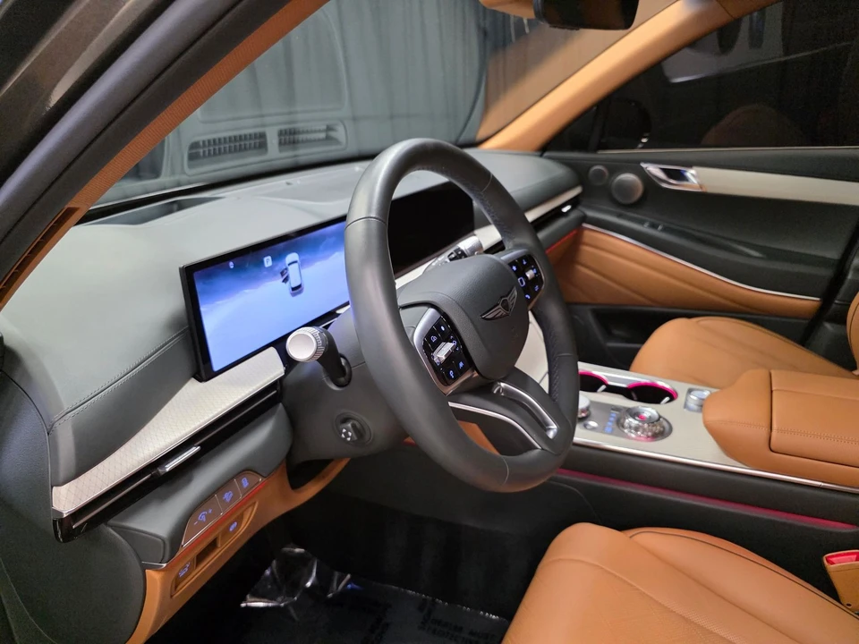 2025 Genesis GV80 - Image 20 of 21