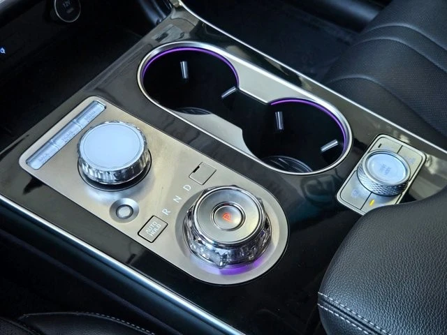 2025 Genesis GV80 - Image 18 of 21