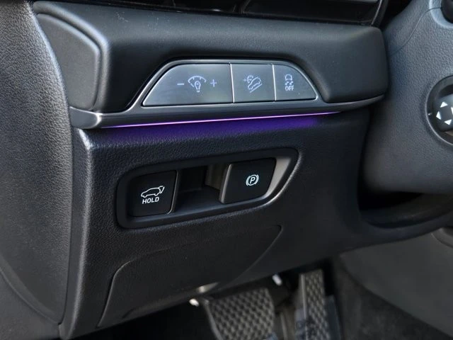2025 Genesis GV80 - Image 17 of 21