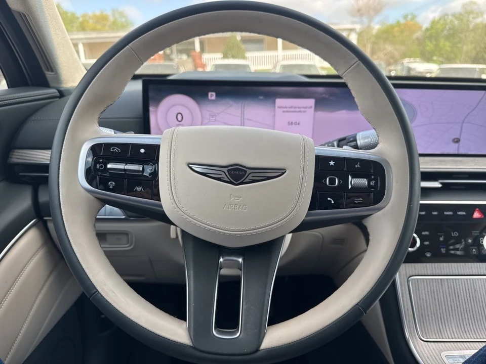 2025 Genesis GV80 - Image 14 of 21