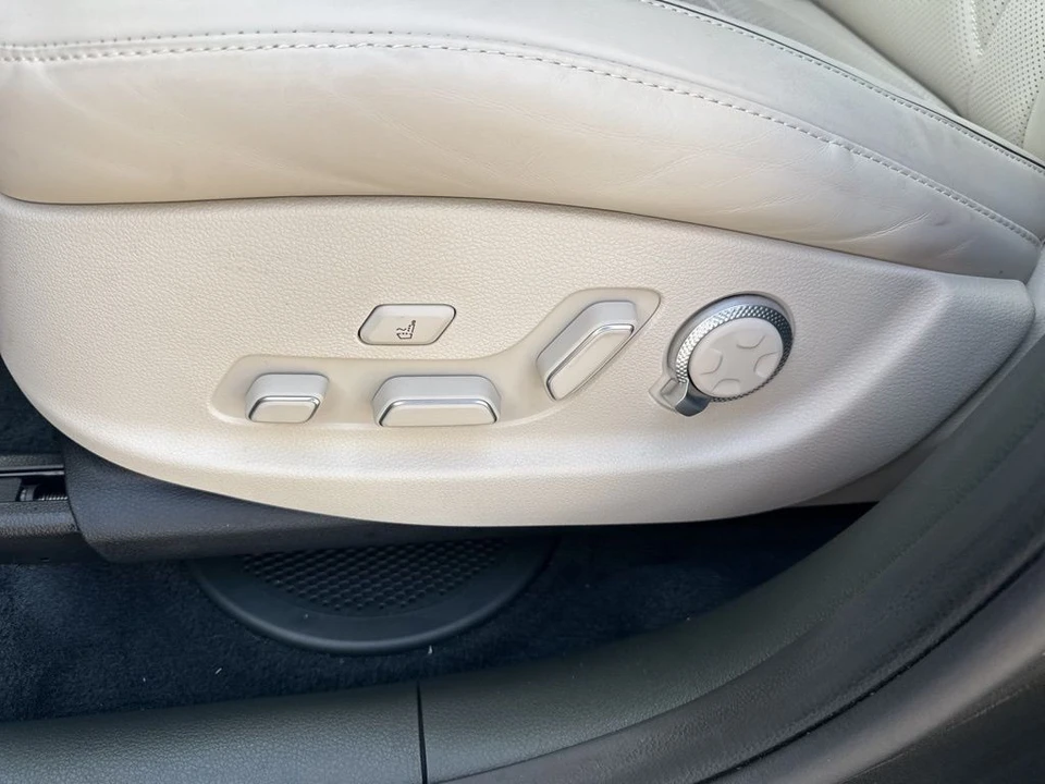 2025 Genesis GV80 - Image 10 of 21