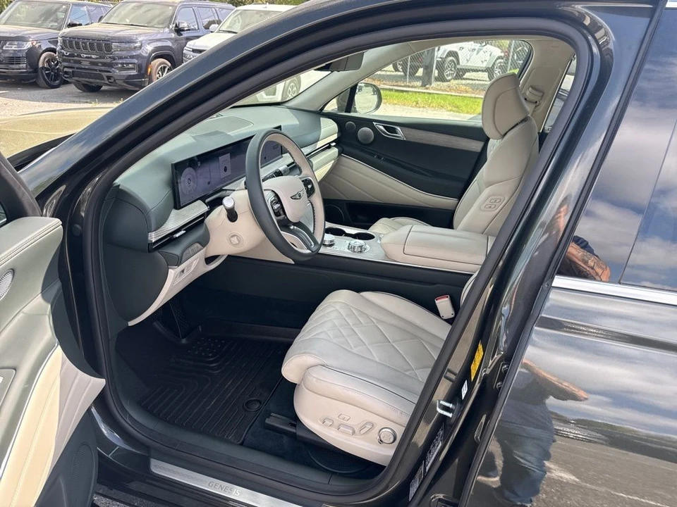 2025 Genesis GV80 - Image 9 of 21