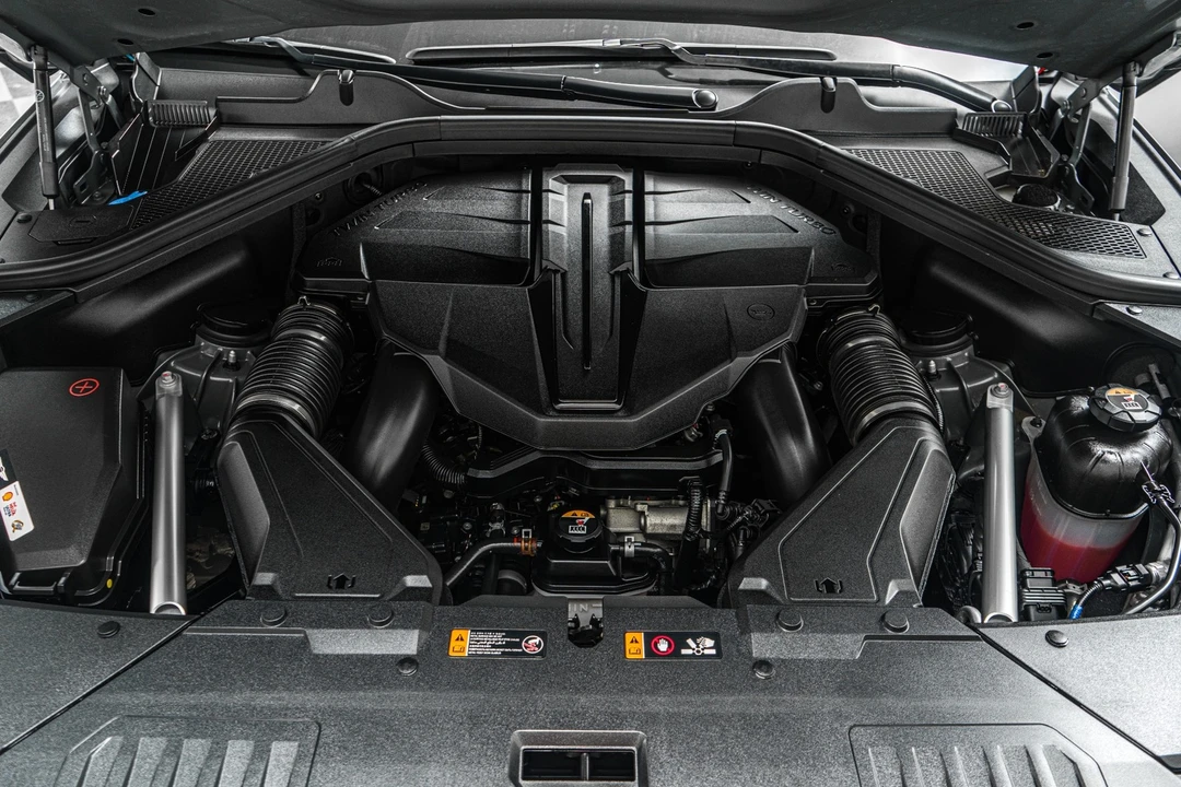 2025 Genesis GV80 - Image 12 of 21