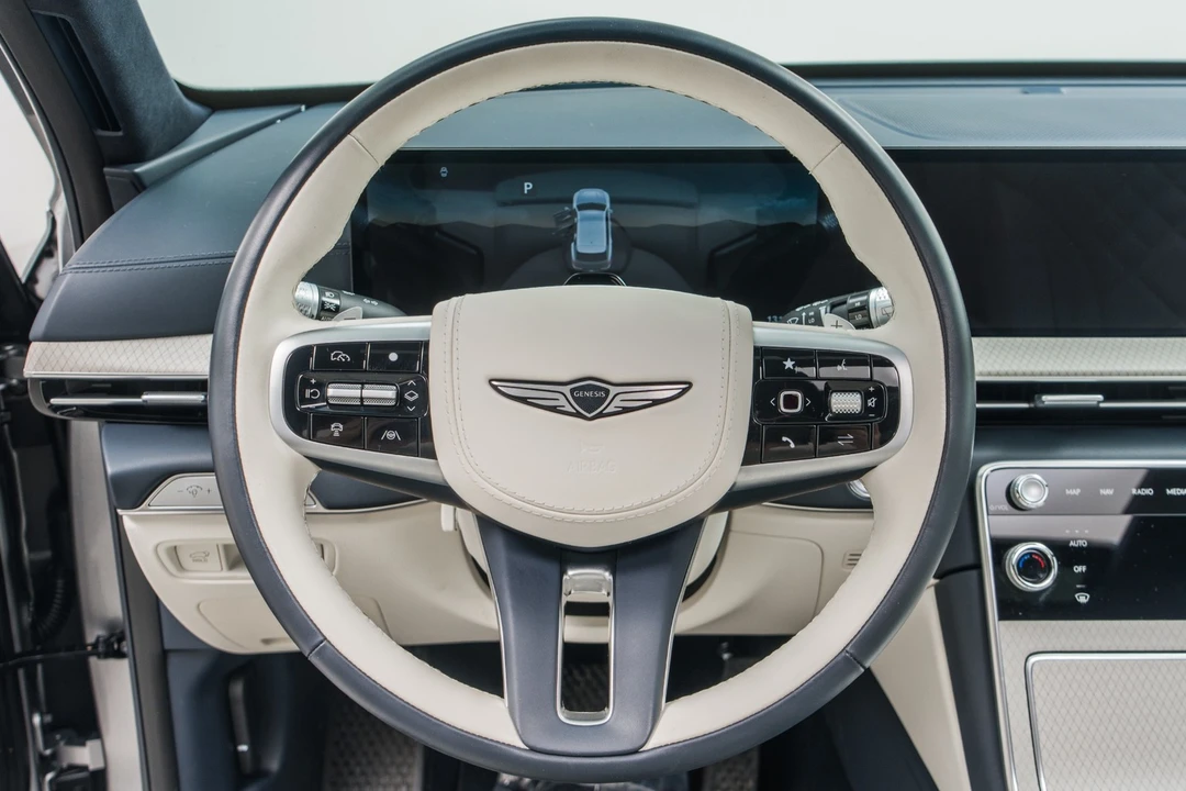 2025 Genesis GV80 - Image 15 of 21