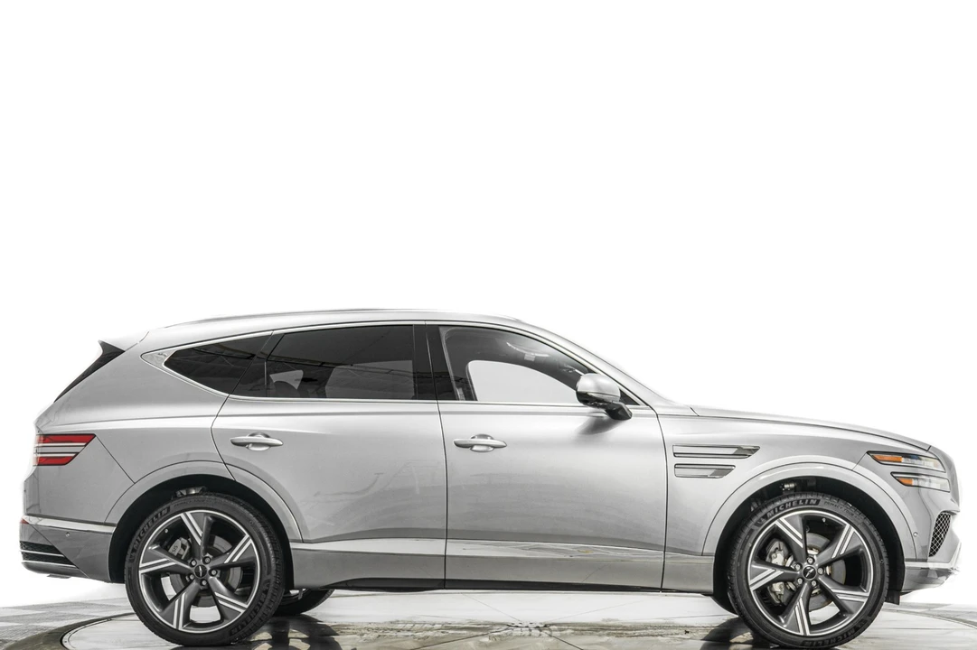 2025 Genesis GV80 - Image 2 of 21