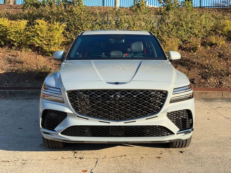 2025 Genesis GV80 - Image 11 of 21