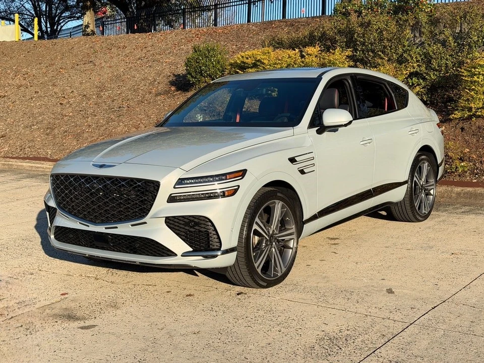 2025 Genesis GV80 - Image 2 of 21