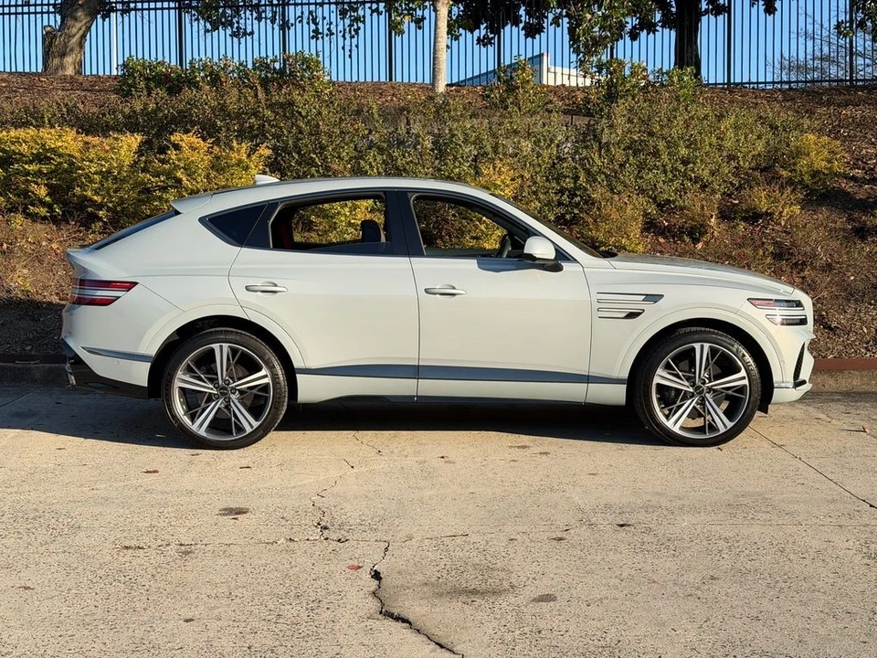 2025 Genesis GV80 - Image 3 of 21