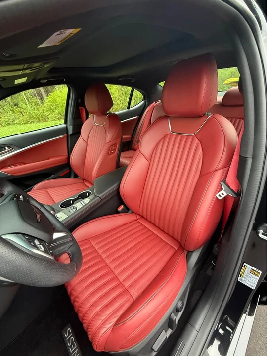 2025 Genesis G70 - Image 9 of 16