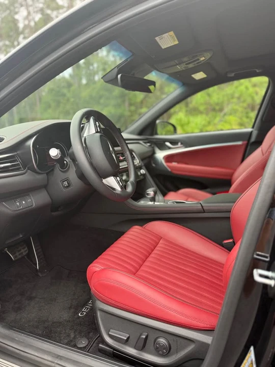 2025 Genesis G70 - Image 10 of 16