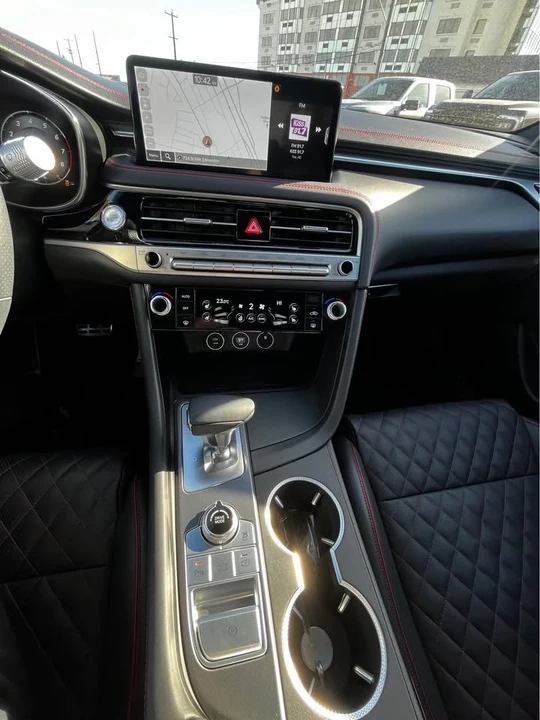 2025 Genesis G70 - Image 9 of 11