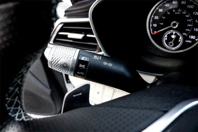 2025 Genesis G70 - Image 19 of 20
