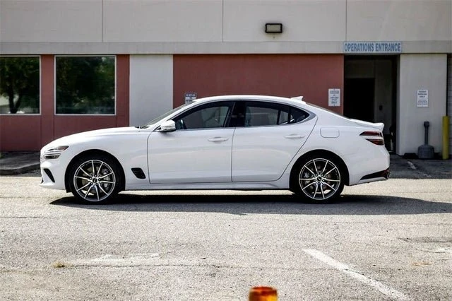 2025 Genesis G70 - Image 9 of 20