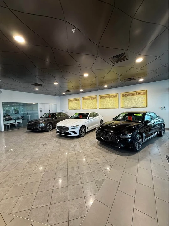 2025 Genesis G70 - Image 2 of 4