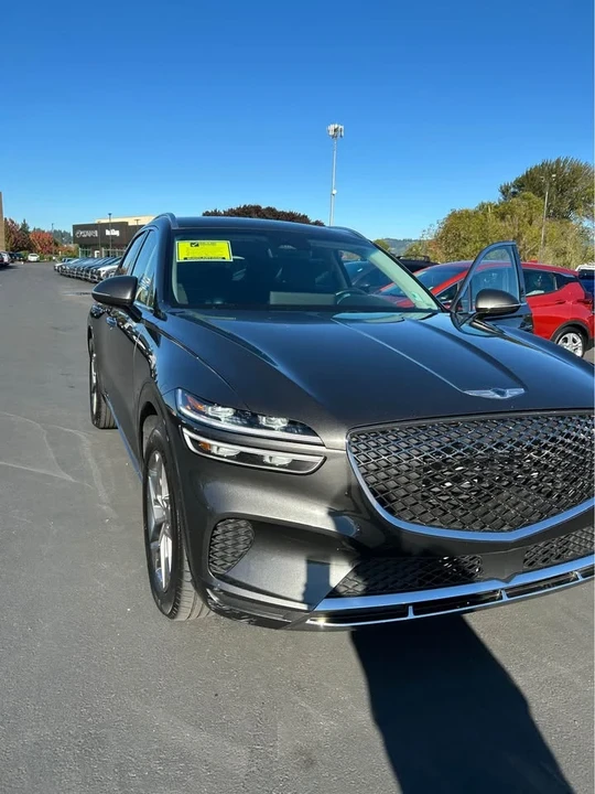 2025 Genesis G70 - Image 2 of 6
