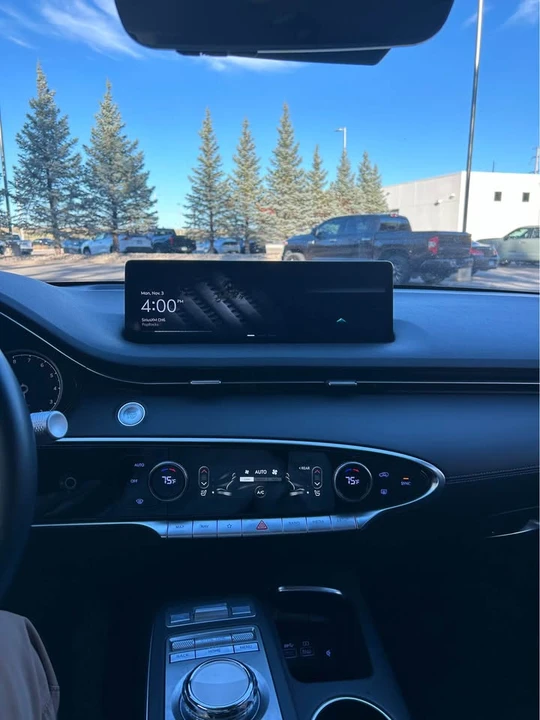 2025 Genesis G70 - Image 13 of 17