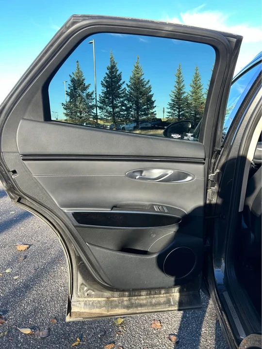 2025 Genesis G70 - Image 15 of 17