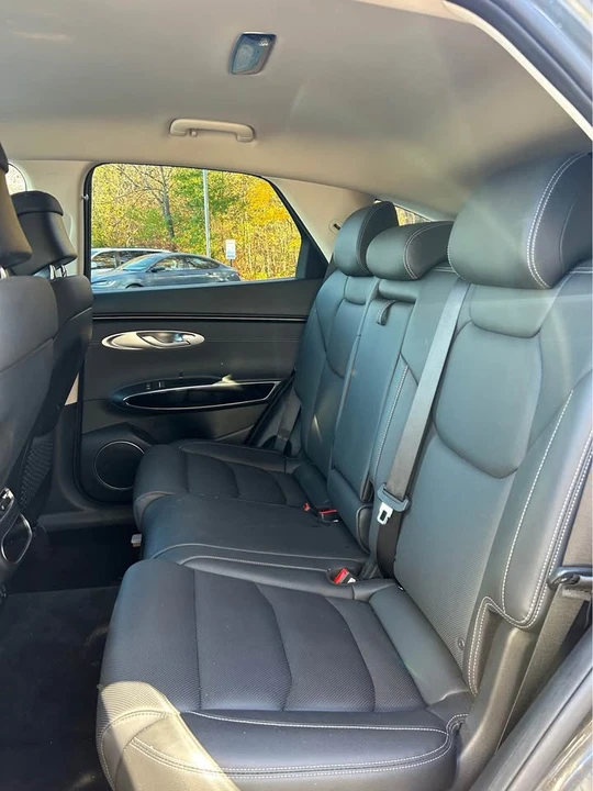 2025 Genesis G70 - Image 16 of 17