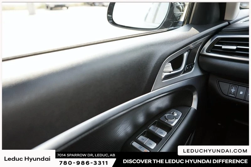 2025 Genesis G70 - Image 12 of 15