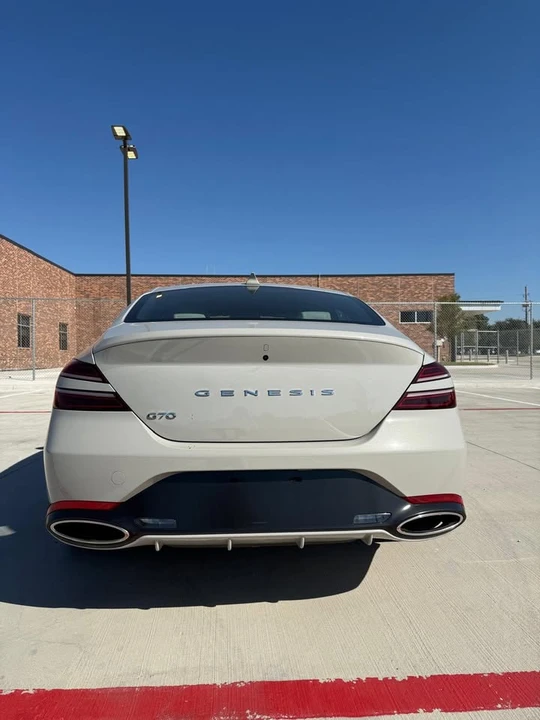2025 Genesis G70 - Image 7 of 13