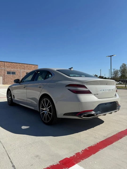 2025 Genesis G70 - Image 6 of 13