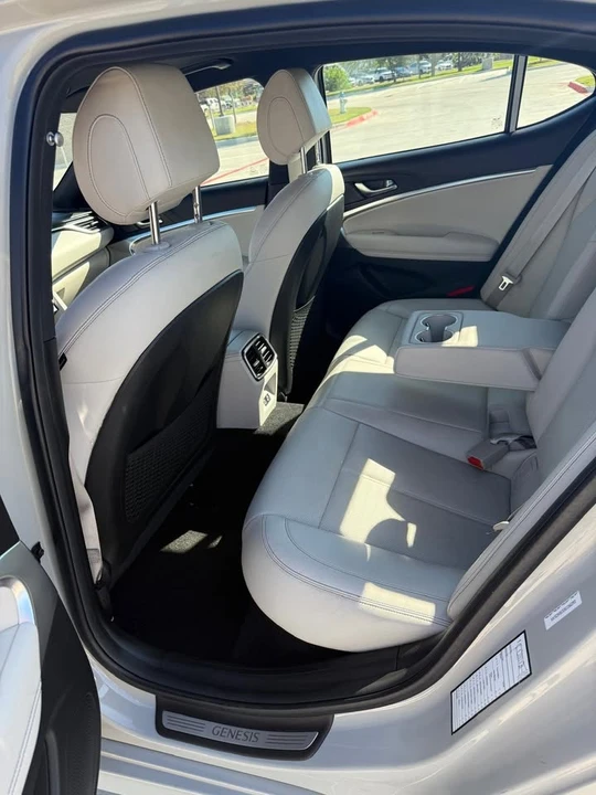 2025 Genesis G70 - Image 10 of 13