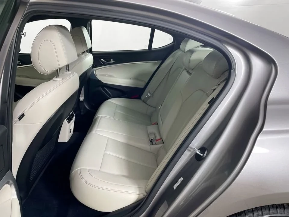 2025 Genesis G70 - Image 9 of 14