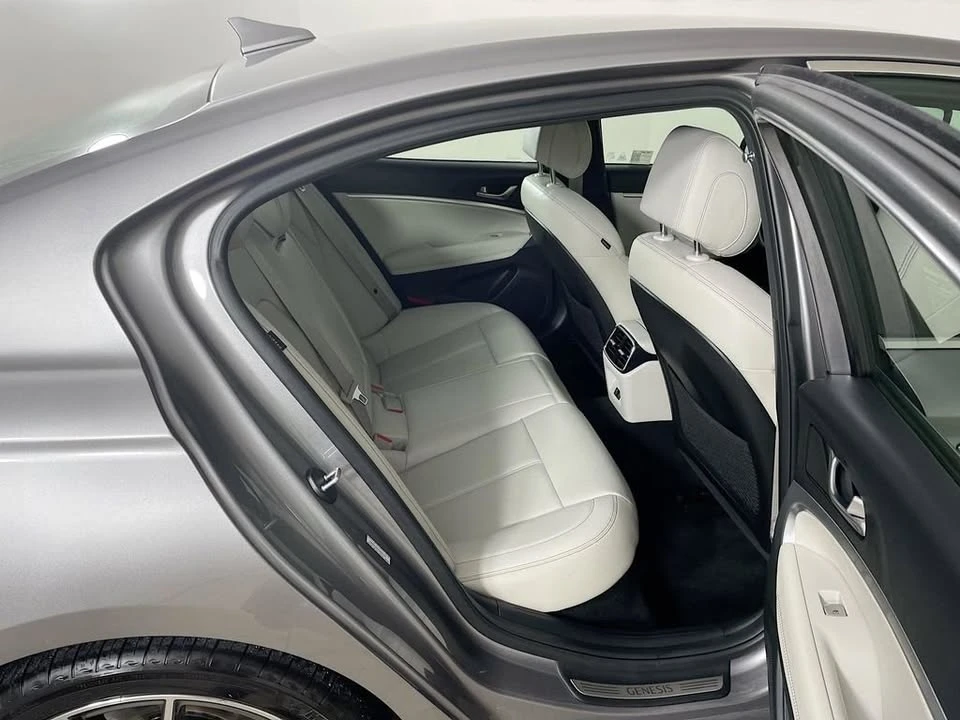 2025 Genesis G70 - Image 13 of 14