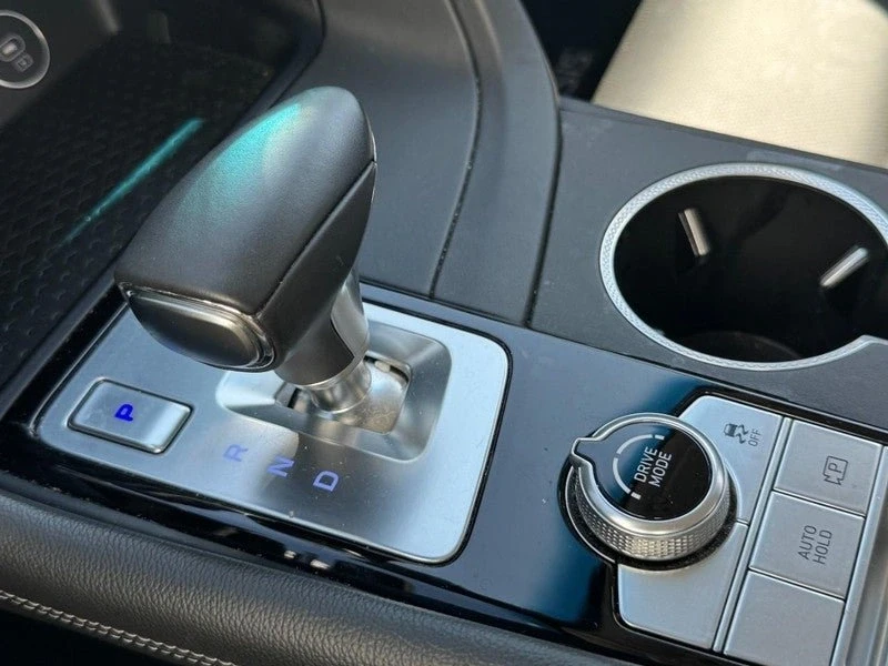 2025 Genesis G70 - Image 15 of 17