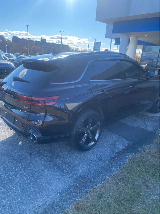 2025 Genesis G70 - Image 2 of 10
