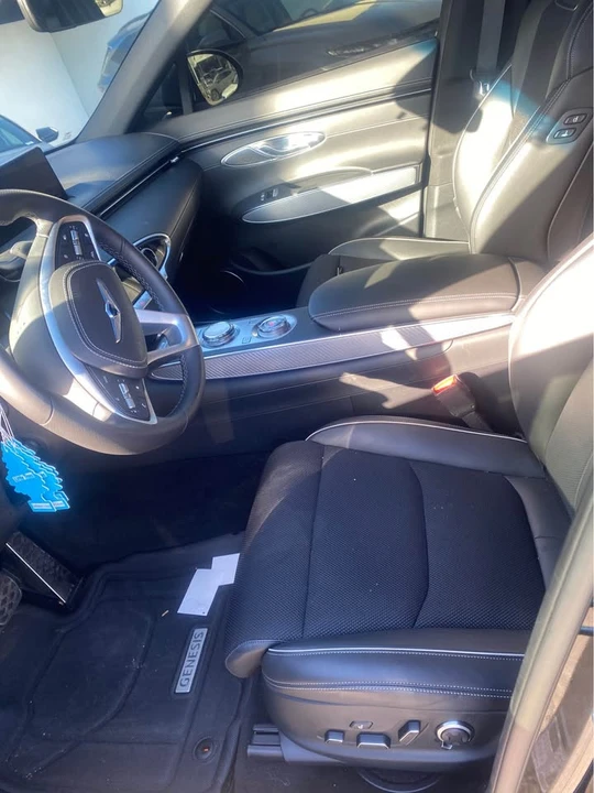 2025 Genesis G70 - Image 5 of 10