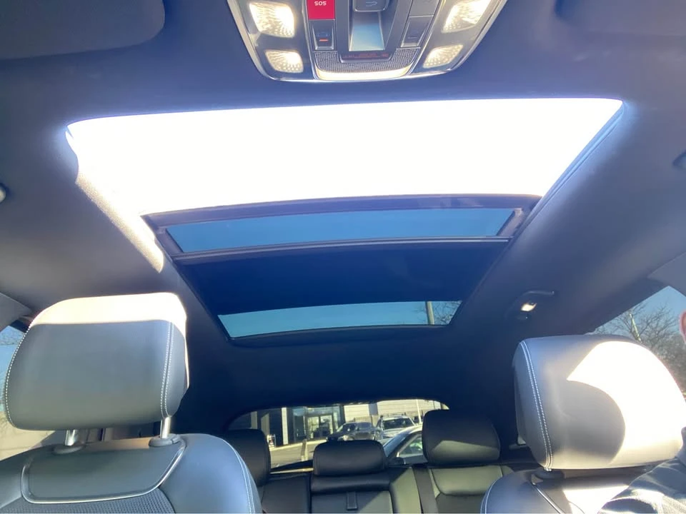 2025 Genesis G70 - Image 7 of 10