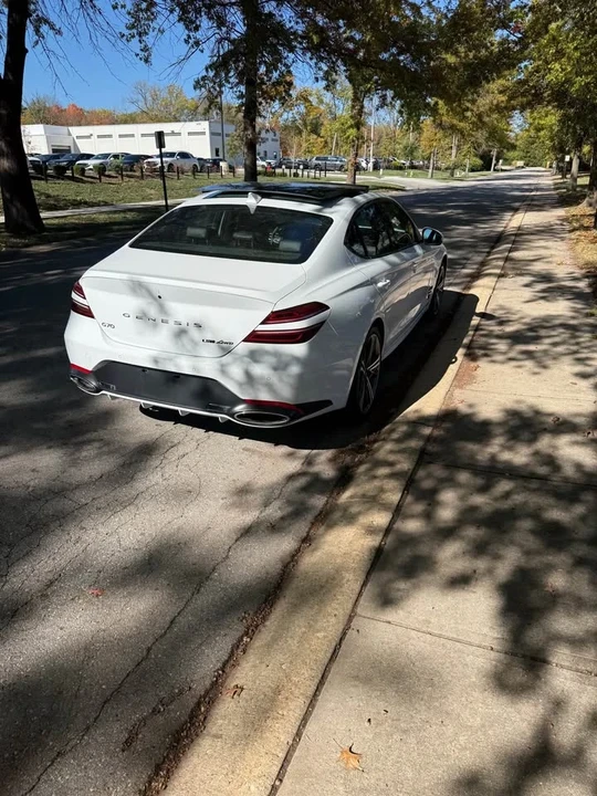 2025 Genesis G70 - Image 4 of 11