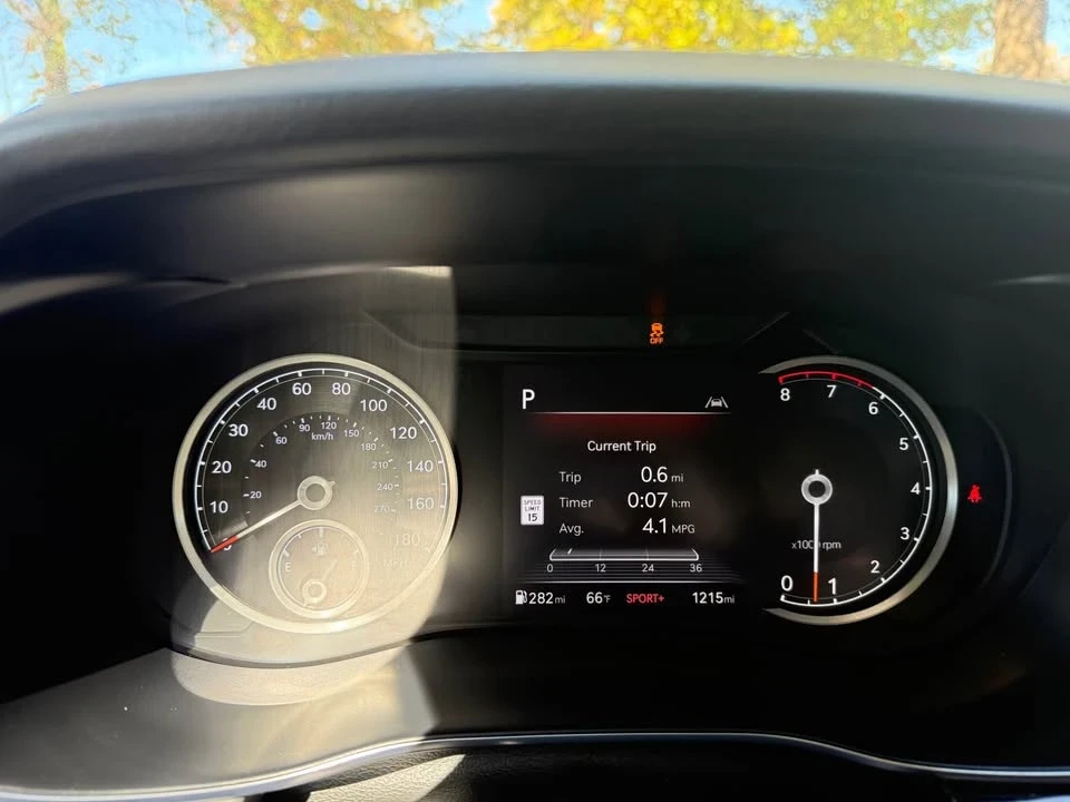 2025 Genesis G70 - Image 9 of 11