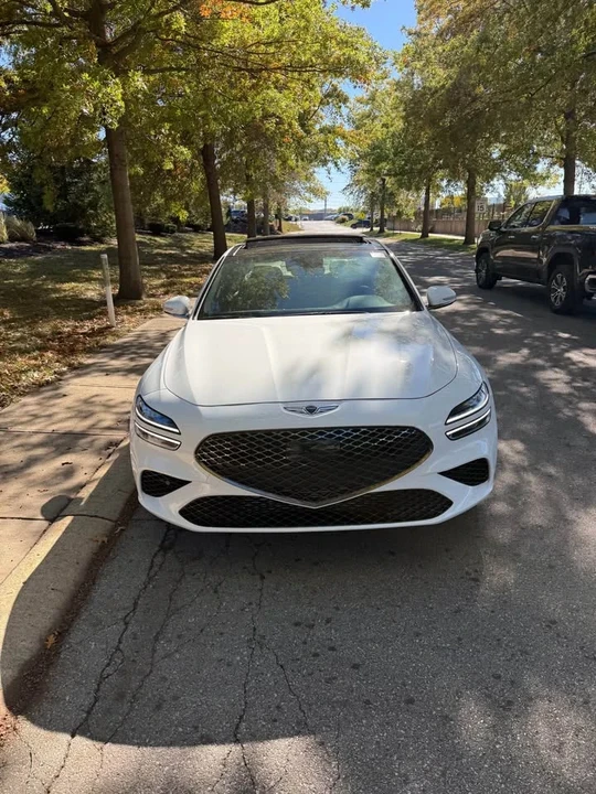 2025 Genesis G70 - Image 2 of 11