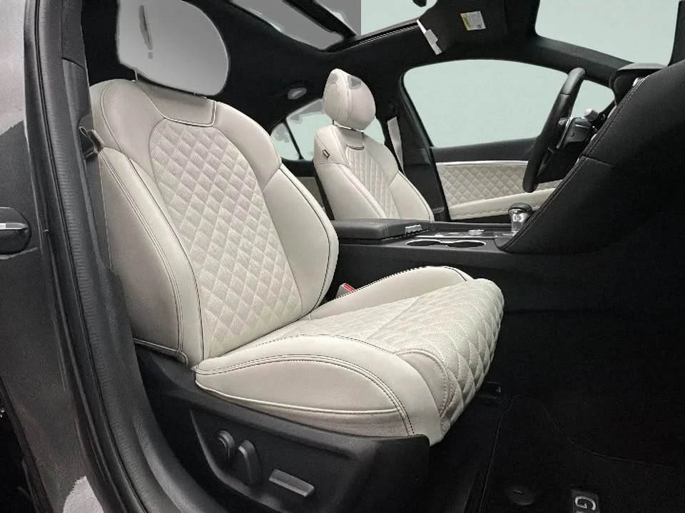 2025 Genesis G70 - Image 9 of 13